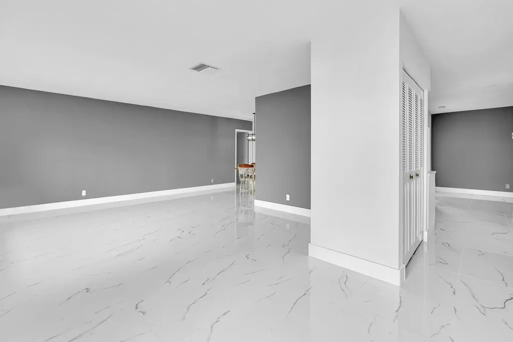 6812 NW 74th Place Tamarac FL 33321