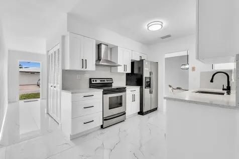 6812 NW 74th Place Tamarac FL 33321