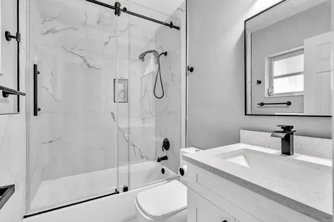 6812 NW 74th Place Tamarac FL 33321