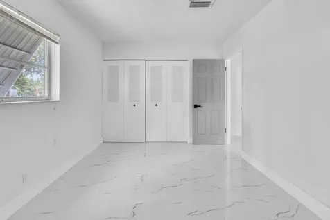 6812 NW 74th Place Tamarac FL 33321