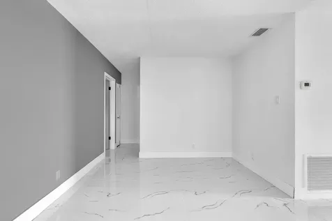 6812 NW 74th Place Tamarac FL 33321