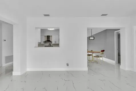 6812 NW 74th Place Tamarac FL 33321