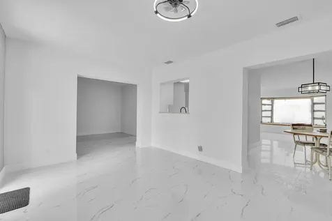 6812 NW 74th Place Tamarac FL 33321