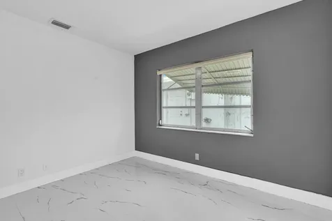 6812 NW 74th Place Tamarac FL 33321