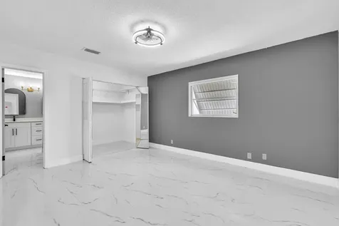 6812 NW 74th Place Tamarac FL 33321