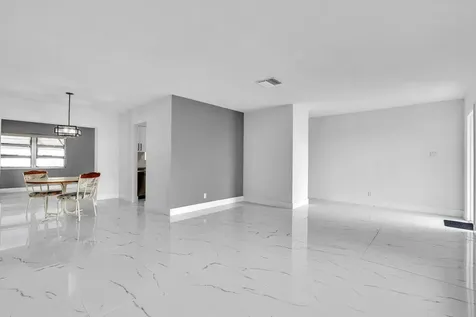 6812 NW 74th Place Tamarac FL 33321