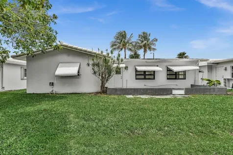 6812 NW 74th Place Tamarac FL 33321