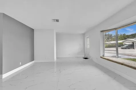 6812 NW 74th Place Tamarac FL 33321