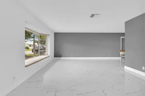 6812 NW 74th Place Tamarac FL 33321