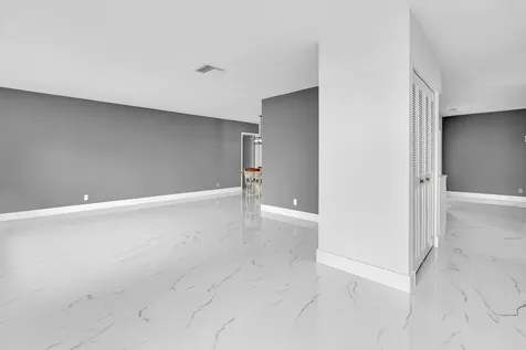 6812 NW 74th Place Tamarac FL 33321