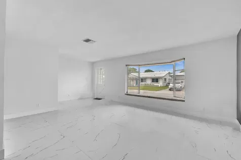 6812 NW 74th Place Tamarac FL 33321