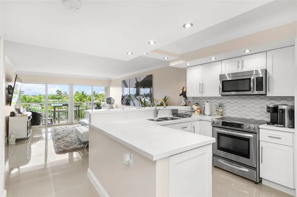 2611 N Riverside Drive Pompano Beach FL 33062