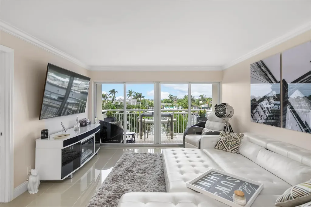 2611 N Riverside Drive Pompano Beach FL 33062