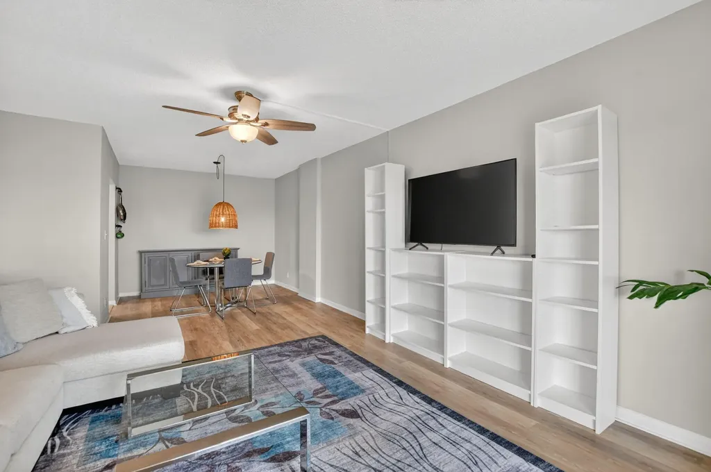 250 NE 20th Street Boca Raton FL 33431