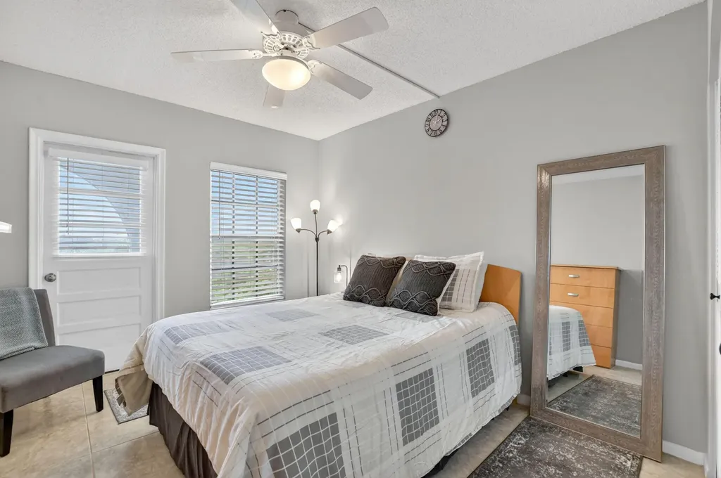 250 NE 20th Street Boca Raton FL 33431
