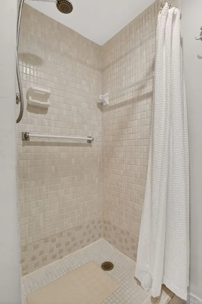 250 NE 20th Street Boca Raton FL 33431