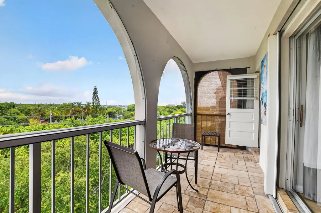 250 NE 20th Street Boca Raton FL 33431