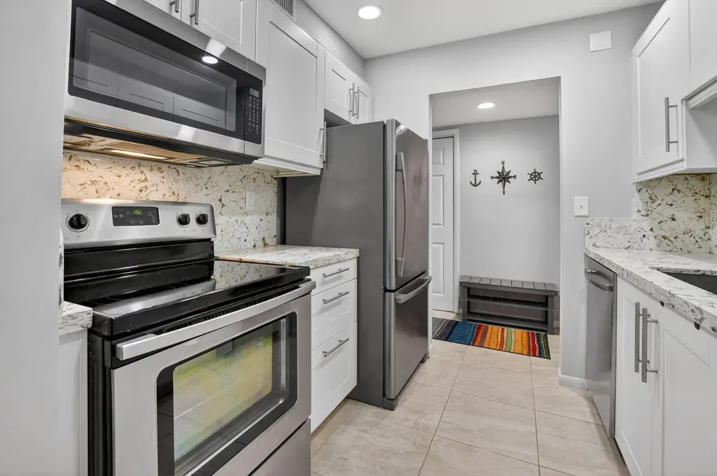250 NE 20th Street Boca Raton FL 33431