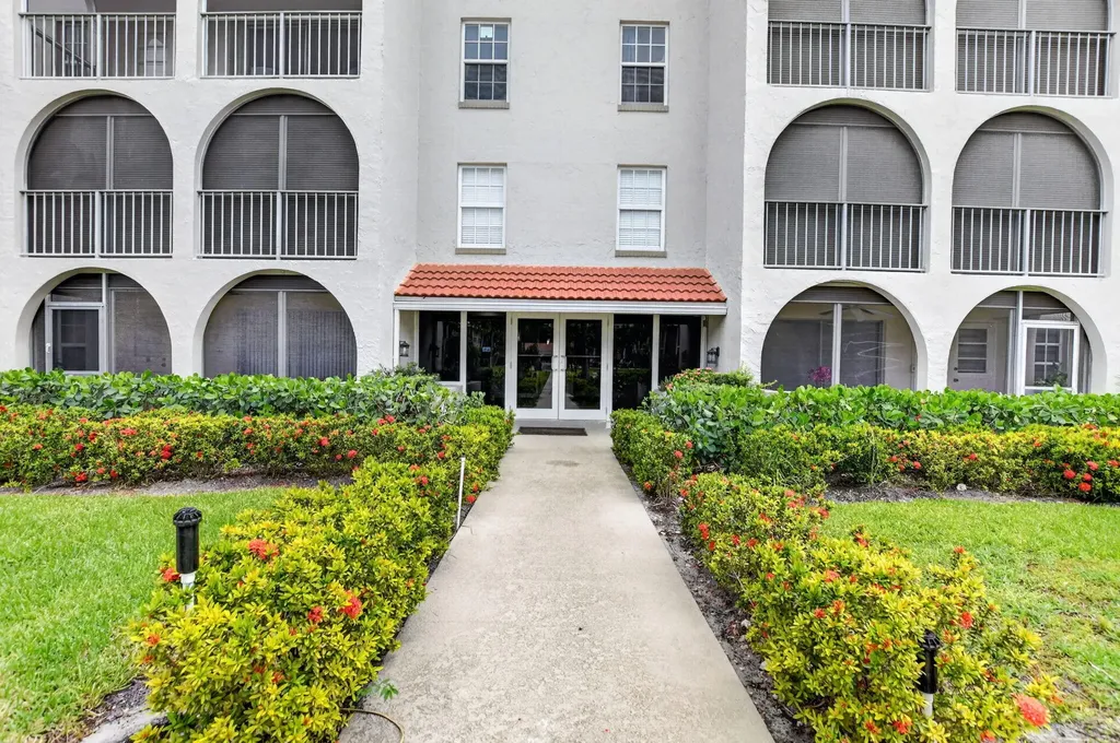 250 NE 20th Street Boca Raton FL 33431