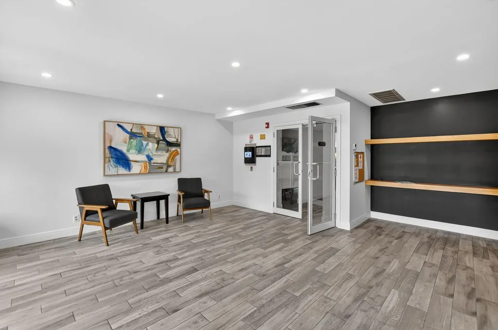 250 NE 20th Street Boca Raton FL 33431