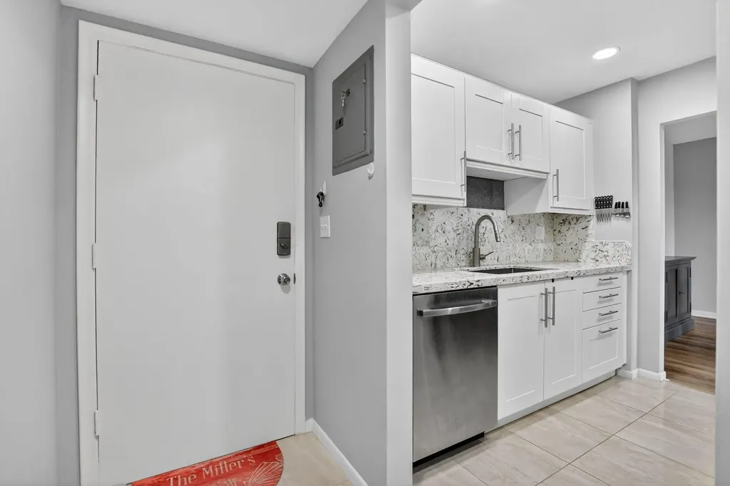 250 NE 20th Street Boca Raton FL 33431
