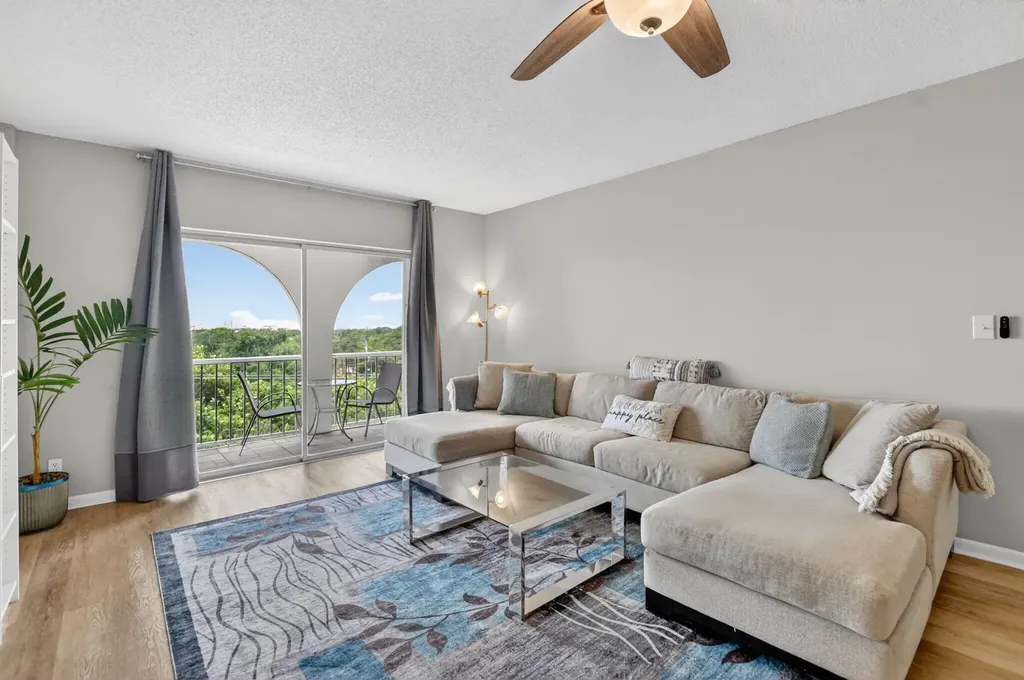 250 NE 20th Street Boca Raton FL 33431