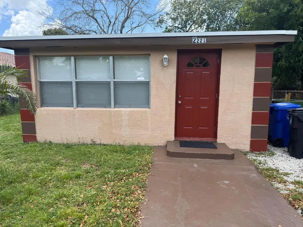 2221 NW 6th Court Fort Lauderdale FL 33311