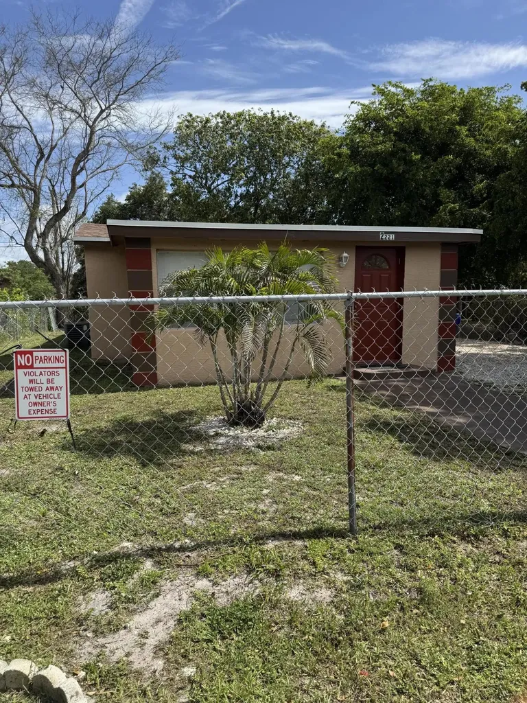 2221 NW 6th Court Fort Lauderdale FL 33311