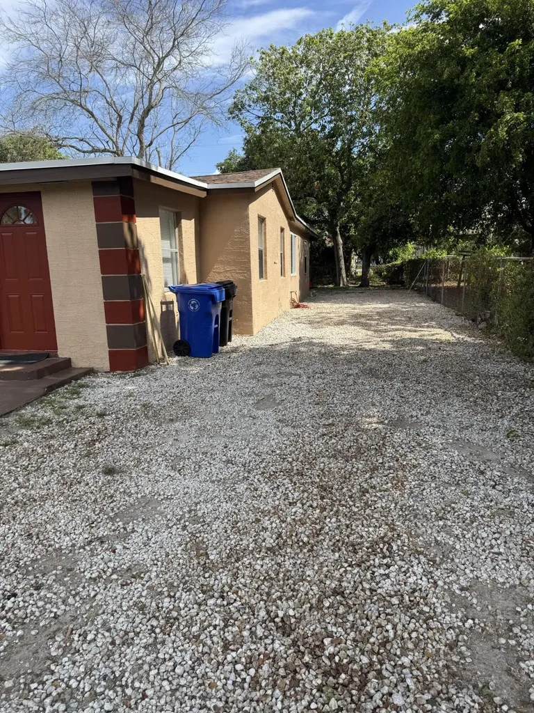 2221 NW 6th Court Fort Lauderdale FL 33311
