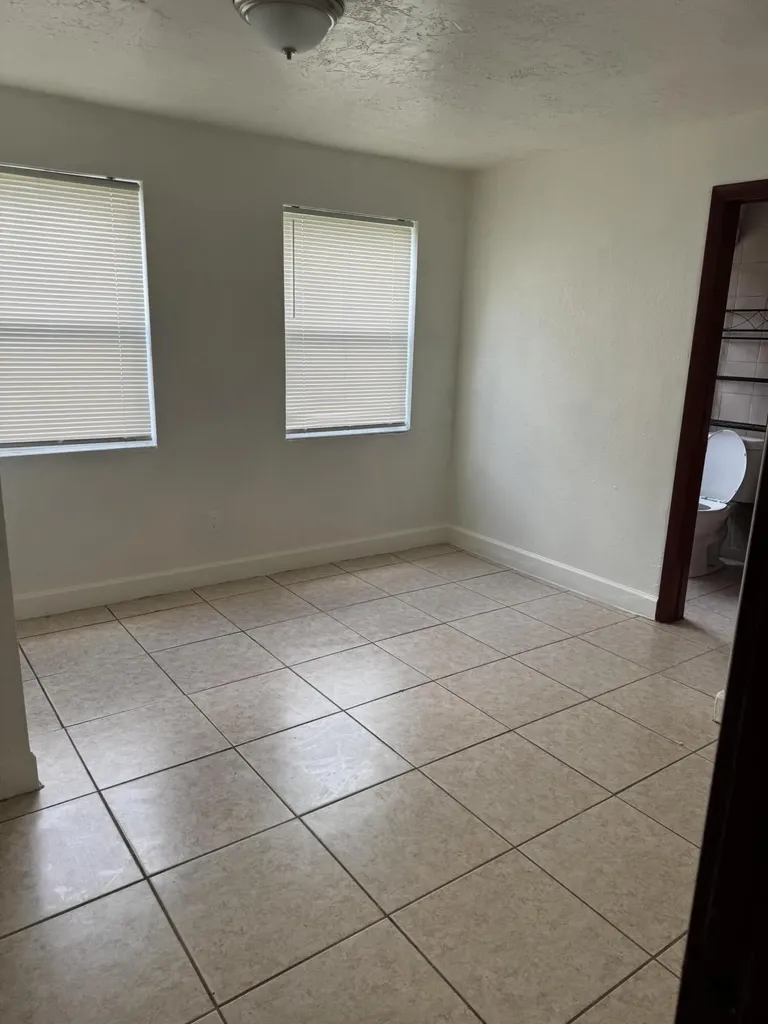 2221 NW 6th Court Fort Lauderdale FL 33311