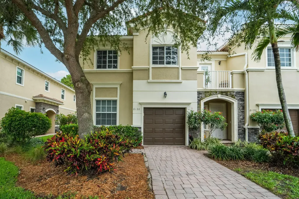 6128 SE Portofino Circle Hobe Sound FL 33455