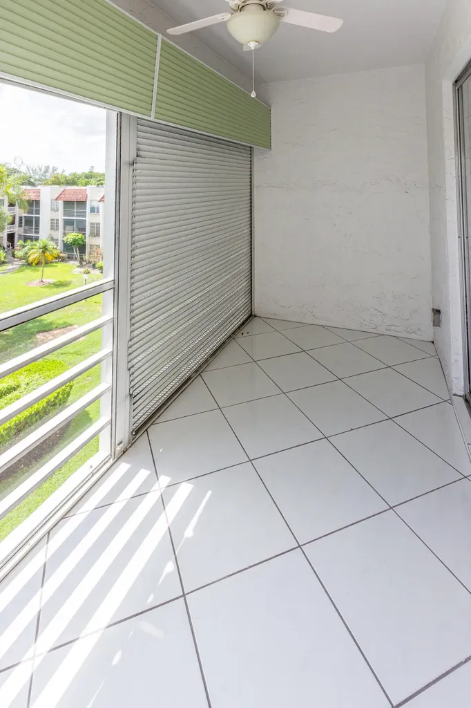 3531 Inverrary Drive Lauderhill FL 33319