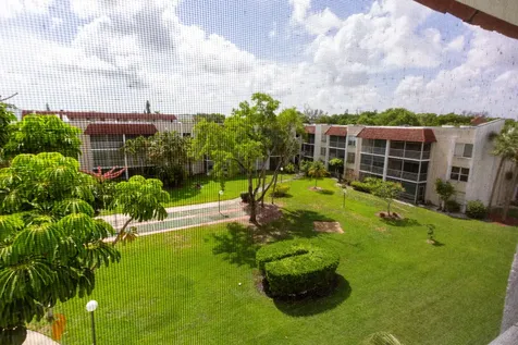 3531 Inverrary Drive Lauderhill FL 33319