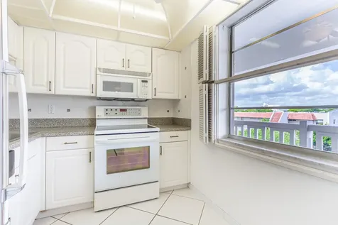 3531 Inverrary Drive Lauderhill FL 33319