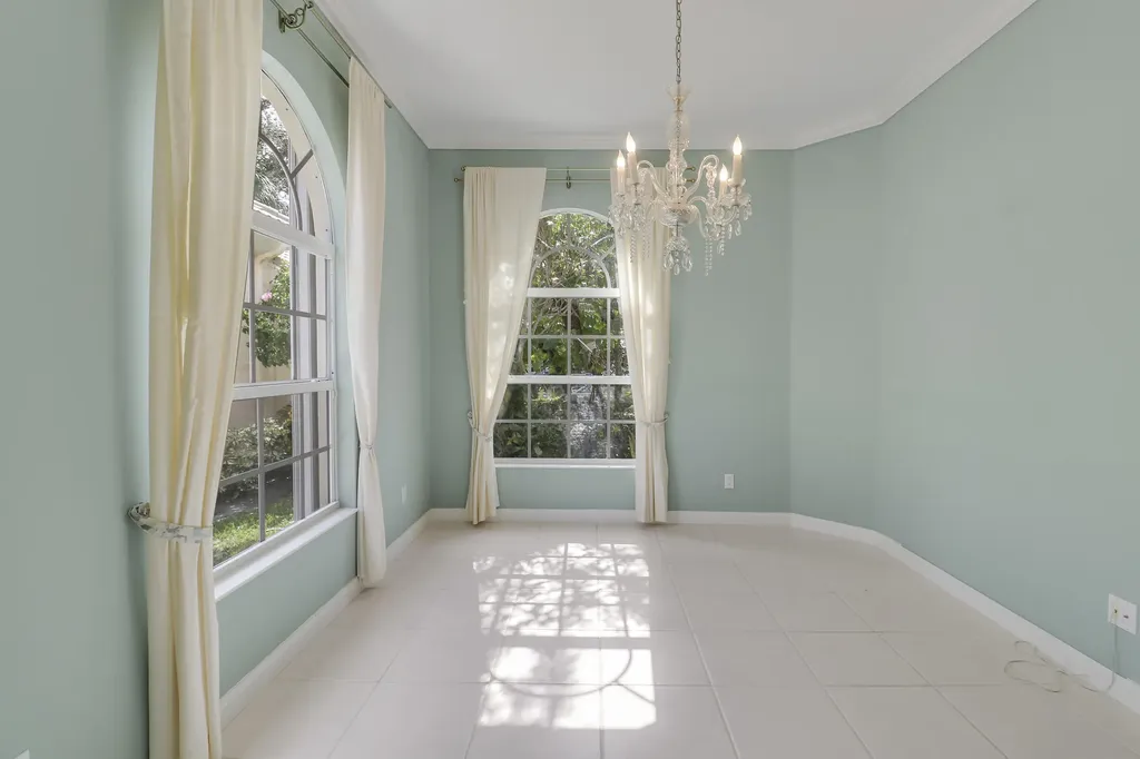 805 Niemen Drive Palm Beach Gardens FL 33410