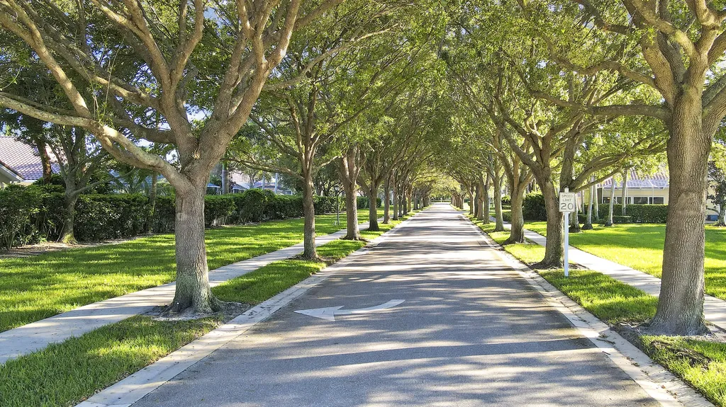 805 Niemen Drive Palm Beach Gardens FL 33410