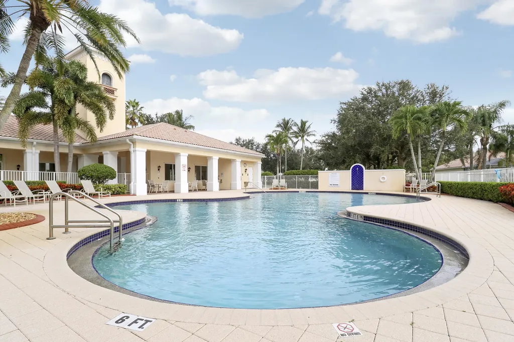 805 Niemen Drive Palm Beach Gardens FL 33410