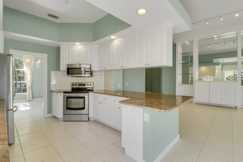 805 Niemen Drive Palm Beach Gardens FL 33410