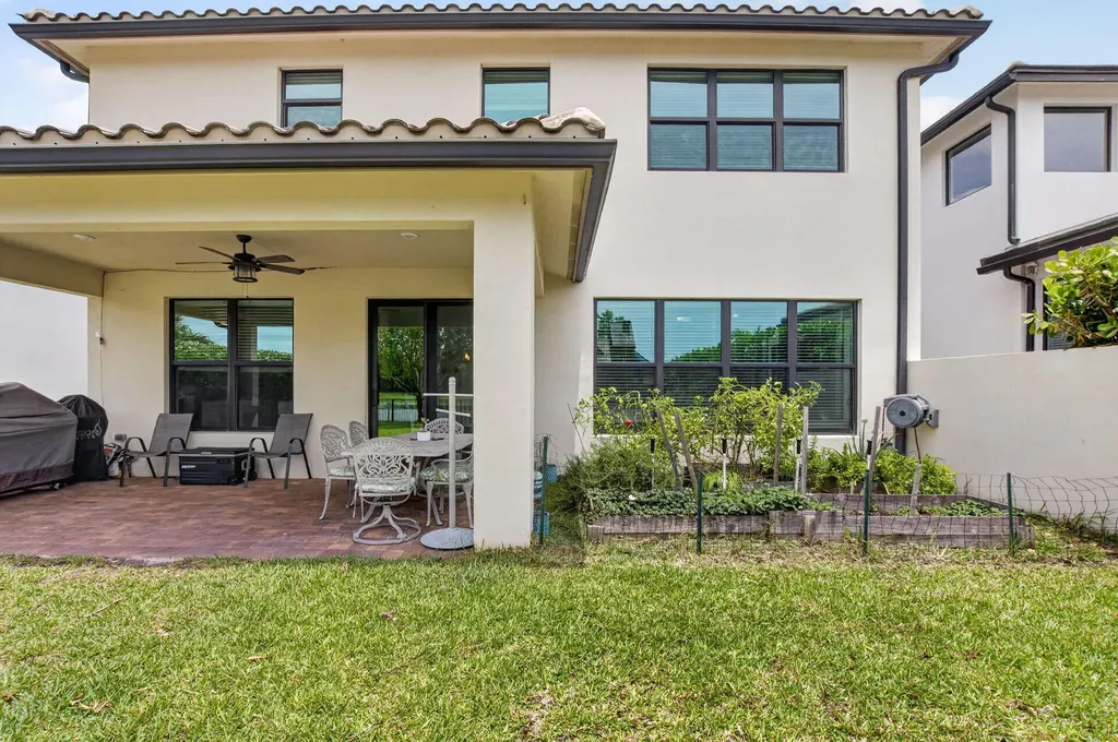 8787 Grand Prix Lane Boynton Beach FL 33472