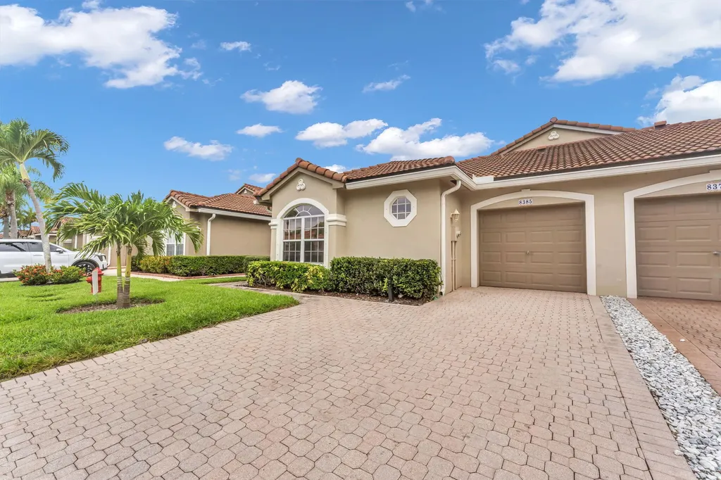 8385 Vía Serena Boca Raton FL 33433