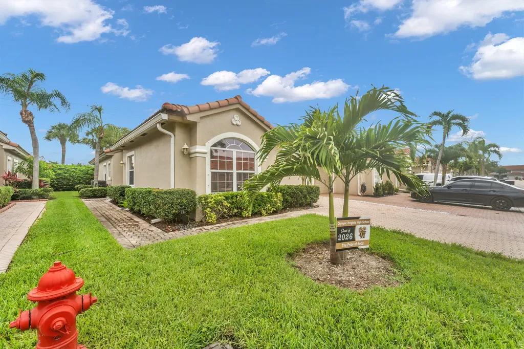 8385 Vía Serena Boca Raton FL 33433