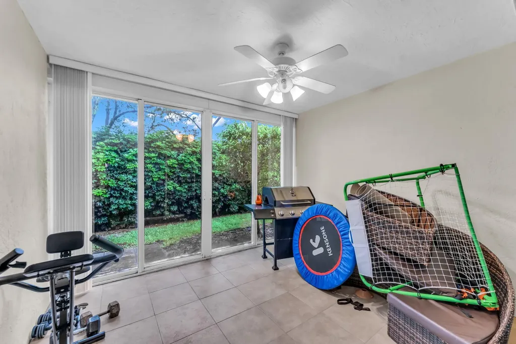 8385 Vía Serena Boca Raton FL 33433