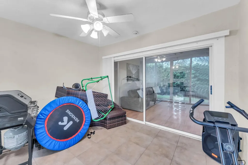 8385 Vía Serena Boca Raton FL 33433