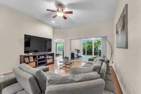 8385 Vía Serena Boca Raton FL 33433
