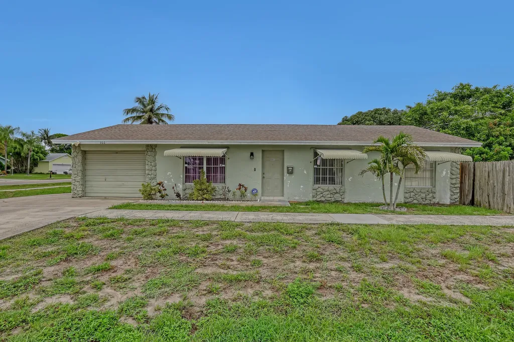 302 SW 8th Street Boynton Beach FL 33426