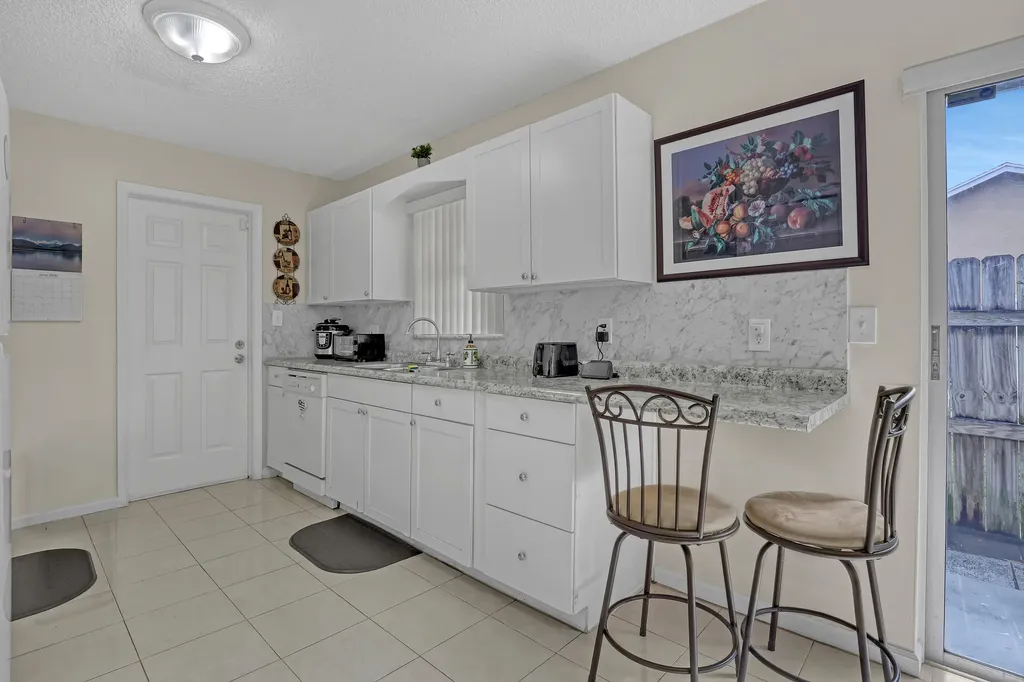 302 SW 8th Street Boynton Beach FL 33426