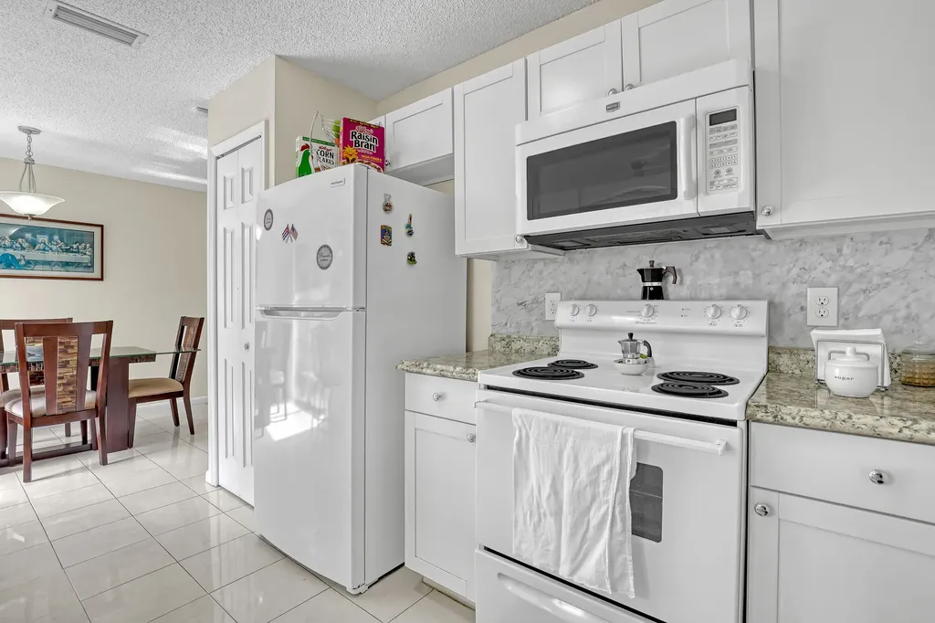 302 SW 8th Street Boynton Beach FL 33426