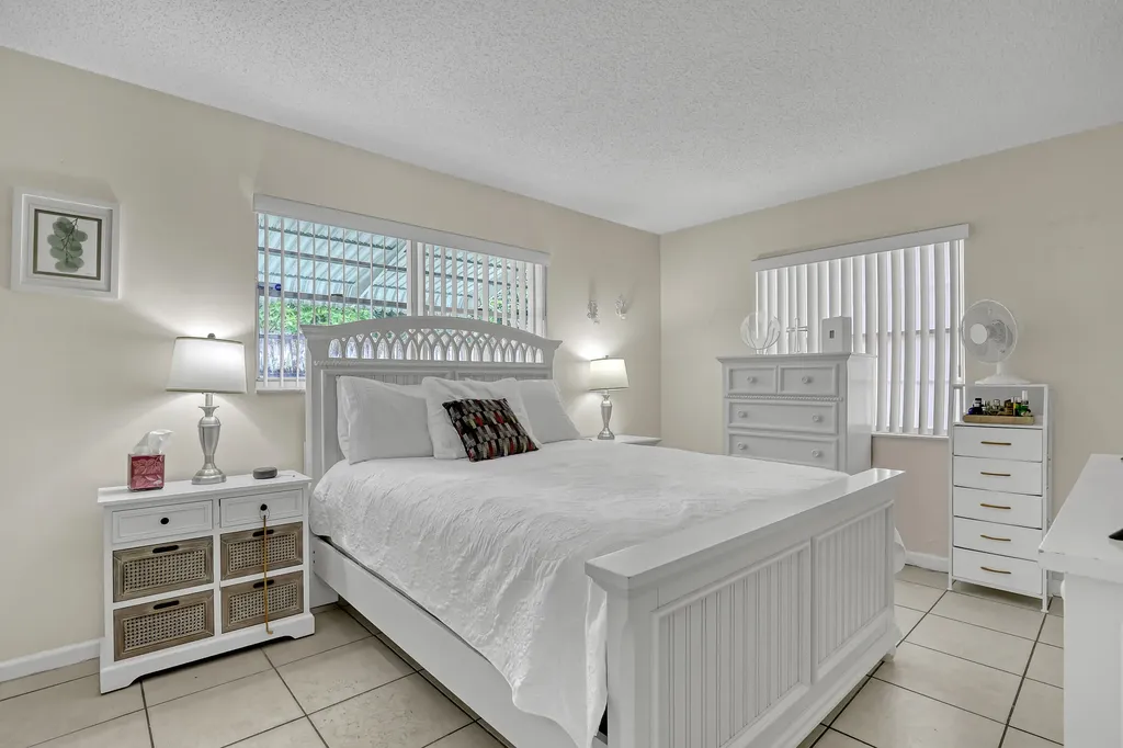 302 SW 8th Street Boynton Beach FL 33426
