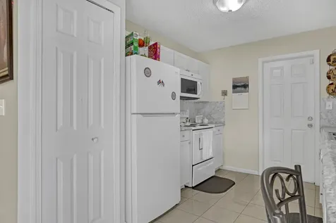 302 SW 8th Street Boynton Beach FL 33426