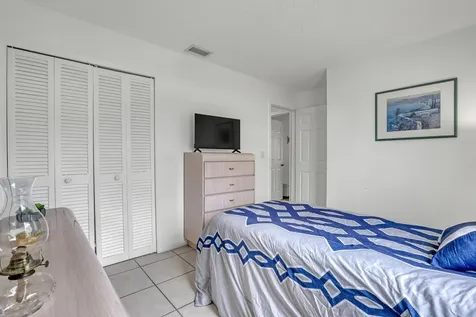 302 SW 8th Street Boynton Beach FL 33426